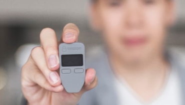 Trezor One - portfel sprzętowy